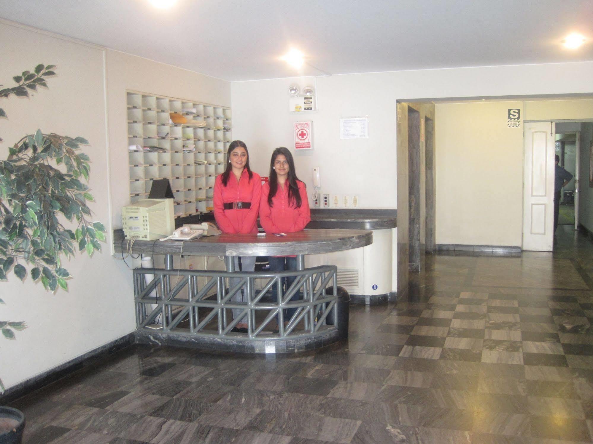 Suites Plaza Las Flores Lima Extérieur photo